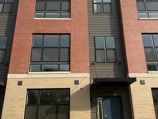 347 Summit Circle, Lombard, IL 60148