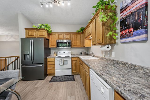 7249 32nd Avenue N, Crystal, MN 55427