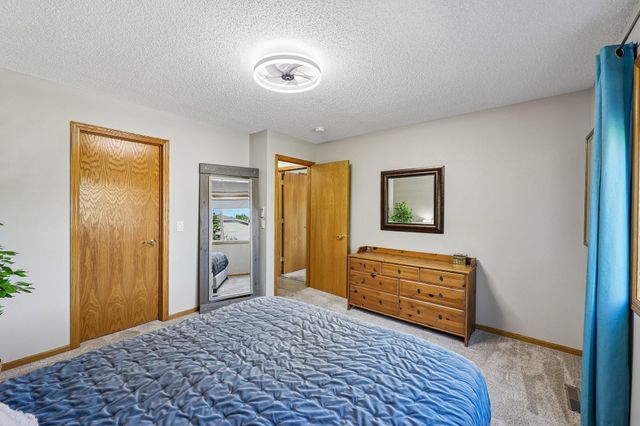 7249 32nd Avenue N, Crystal, MN 55427