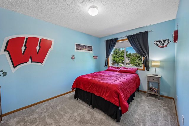 7249 32nd Avenue N, Crystal, MN 55427