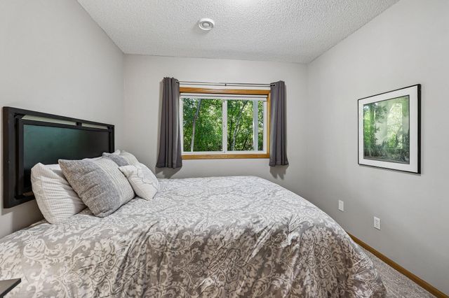 7249 32nd Avenue N, Crystal, MN 55427