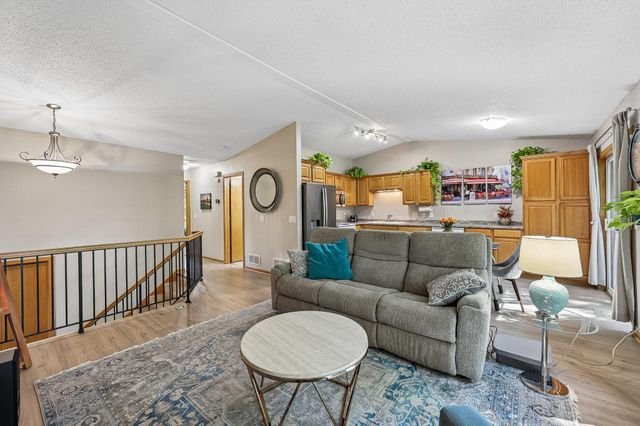 7249 32nd Avenue N, Crystal, MN 55427