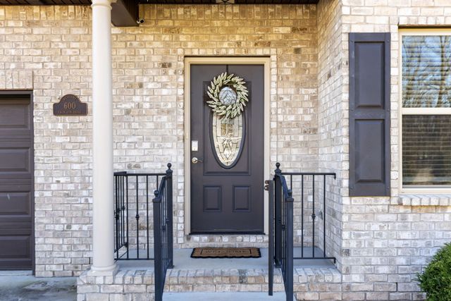 600 Twin Oak Dr, Murfreesboro, TN 37130