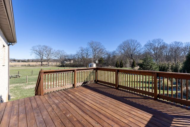 600 Twin Oak Dr, Murfreesboro, TN 37130