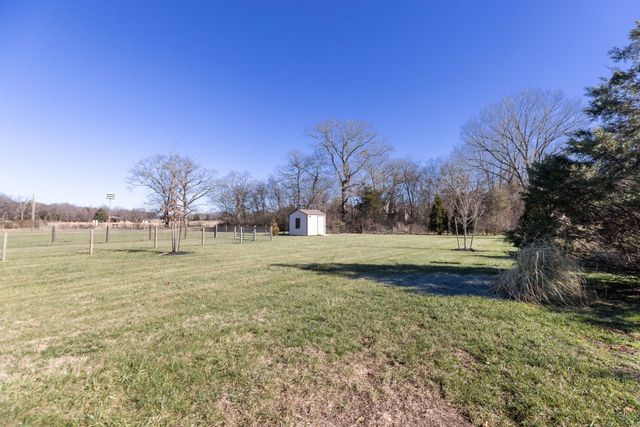 600 Twin Oak Dr, Murfreesboro, TN 37130