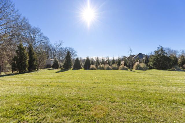 600 Twin Oak Dr, Murfreesboro, TN 37130