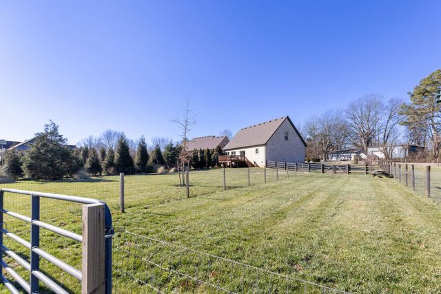 600 Twin Oak Dr, Murfreesboro, TN 37130