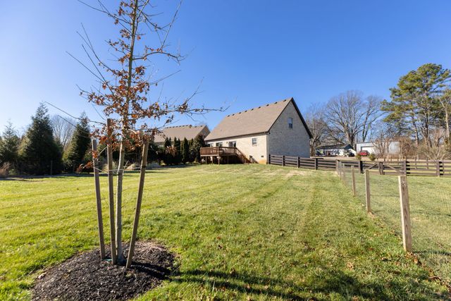 600 Twin Oak Dr, Murfreesboro, TN 37130