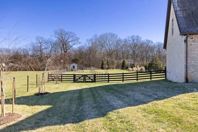 600 Twin Oak Dr, Murfreesboro, TN 37130