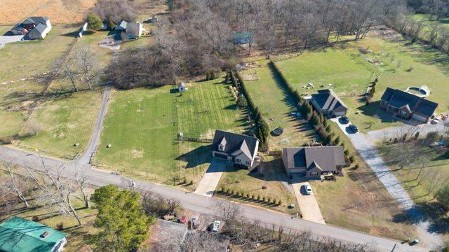 600 Twin Oak Dr, Murfreesboro, TN 37130