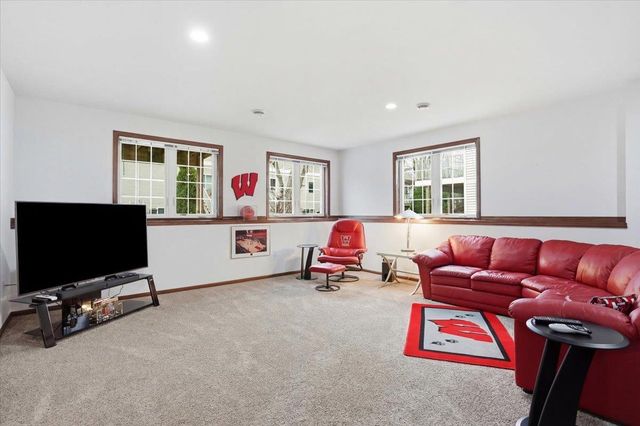 178 Elliott Lane, Oregon, WI 53575