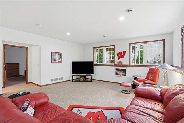 178 Elliott Lane, Oregon, WI 53575