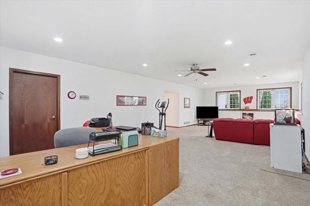 178 Elliott Lane, Oregon, WI 53575