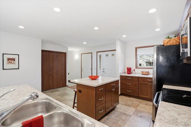 178 Elliott Lane, Oregon, WI 53575