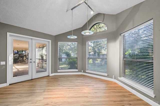 3881 Leesway Cir, Pensacola, FL 32504