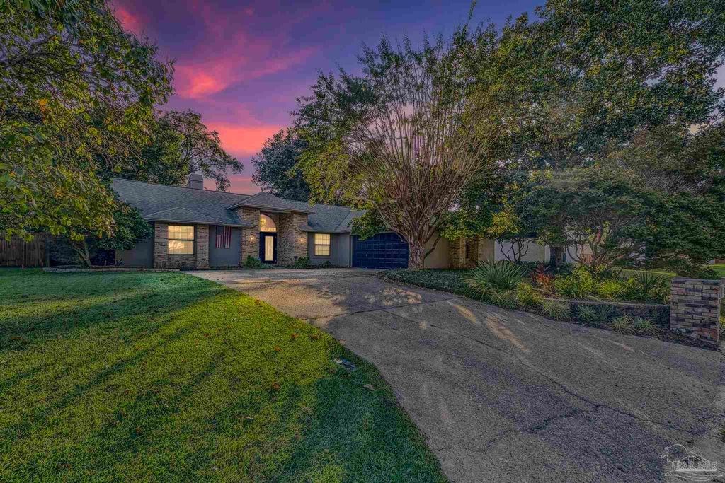 3881 Leesway Cir, Pensacola, FL 32504