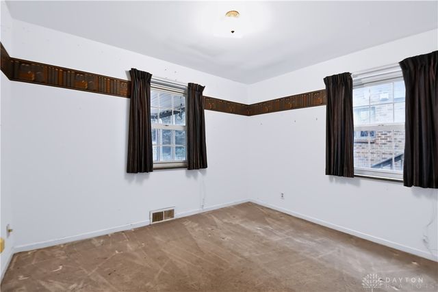 212 Dell Park Avenue, Oakwood, OH 45419