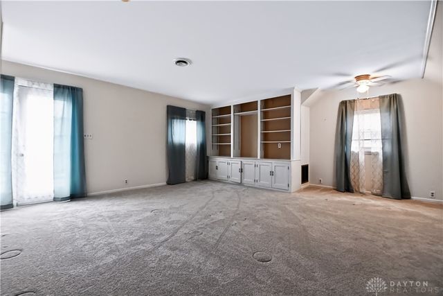 212 Dell Park Avenue, Oakwood, OH 45419