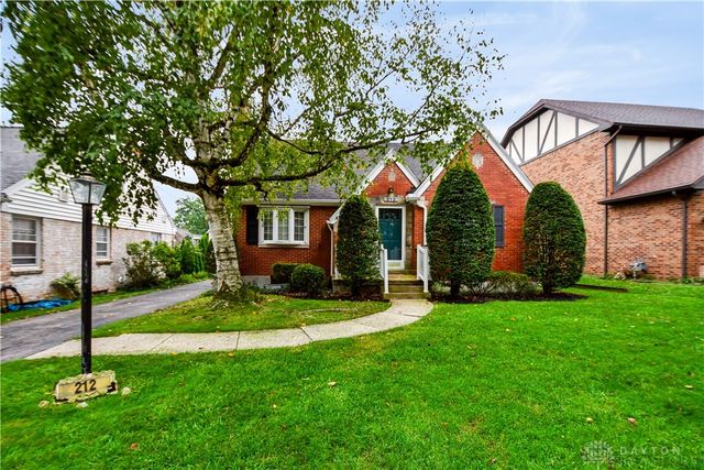 212 Dell Park Avenue, Oakwood, OH 45419