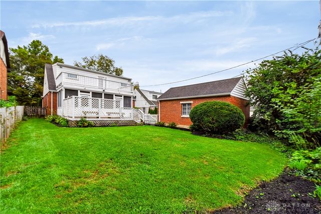 212 Dell Park Avenue, Oakwood, OH 45419