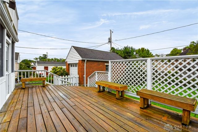 212 Dell Park Avenue, Oakwood, OH 45419