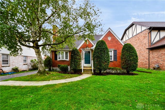 212 Dell Park Avenue, Oakwood, OH 45419