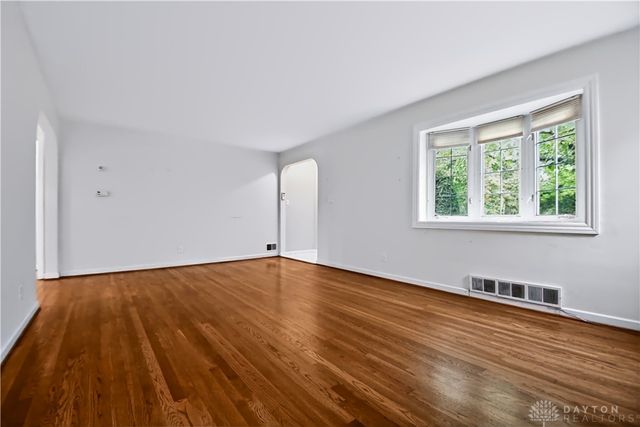 212 Dell Park Avenue, Oakwood, OH 45419