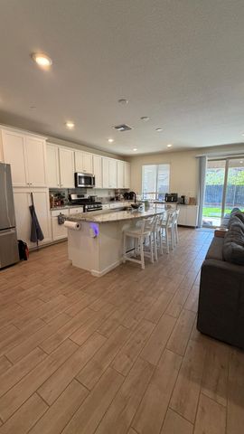 3723 Edington Dr, Rancho Cordova, CA 95742