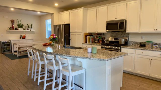 3723 Edington Dr, Rancho Cordova, CA 95742