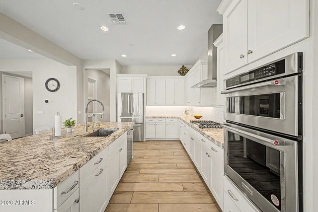 2296 E CANARY Drive, Gilbert, AZ 85297