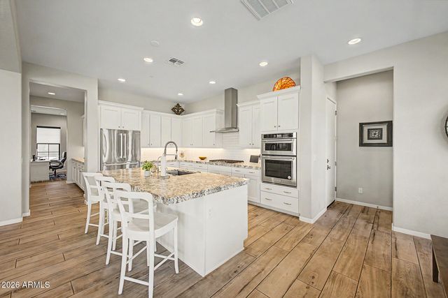 2296 E CANARY Drive, Gilbert, AZ 85297