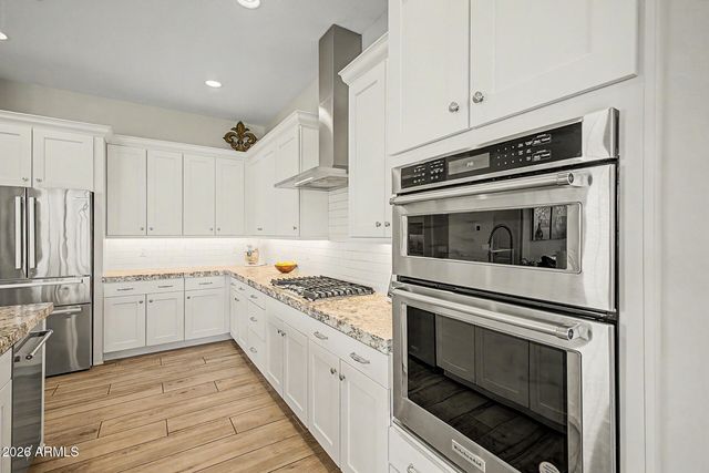 2296 E CANARY Drive, Gilbert, AZ 85297