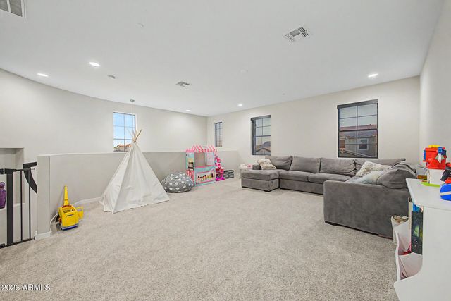 2296 E CANARY Drive, Gilbert, AZ 85297