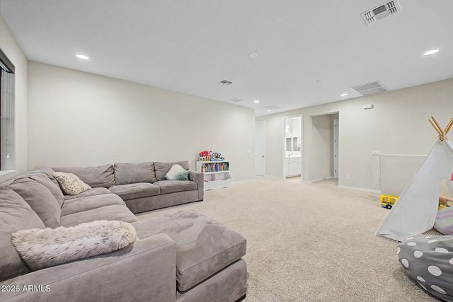 2296 E CANARY Drive, Gilbert, AZ 85297