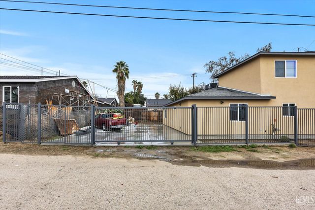 2118 Miller Street, Bakersfield, CA 93305