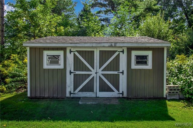 80 Rolling Green Lane, Elma, NY 14059