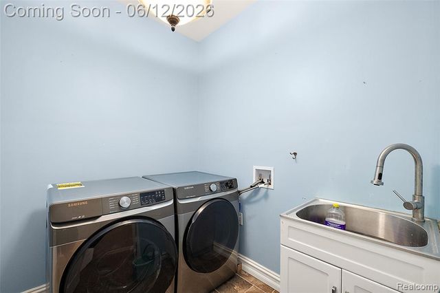 1820 Crimson Ridge Drive, Commerce Twp, MI 48390
