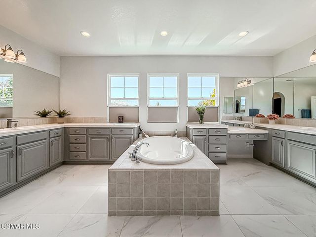 5142 Via El Molino, Thousand Oaks, CA 91320