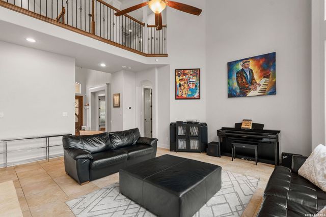 1017 Garraty, Terrell Hills, TX 78209