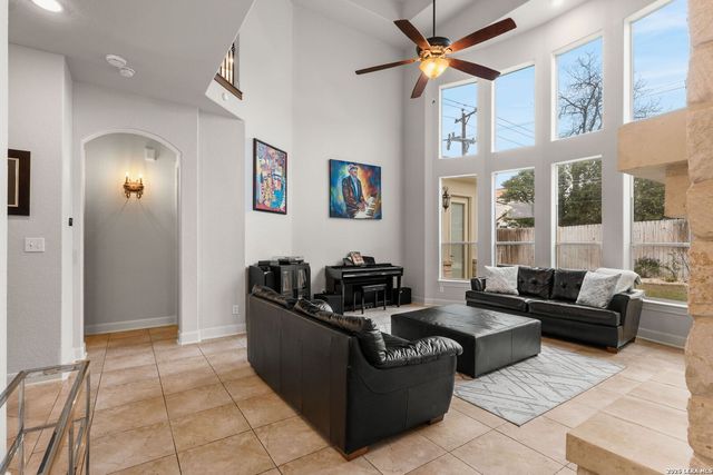 1017 Garraty, Terrell Hills, TX 78209