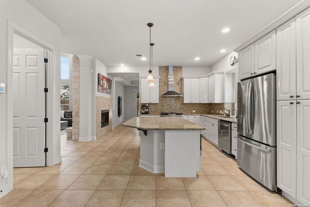 1017 Garraty, Terrell Hills, TX 78209