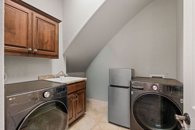 1017 Garraty, Terrell Hills, TX 78209