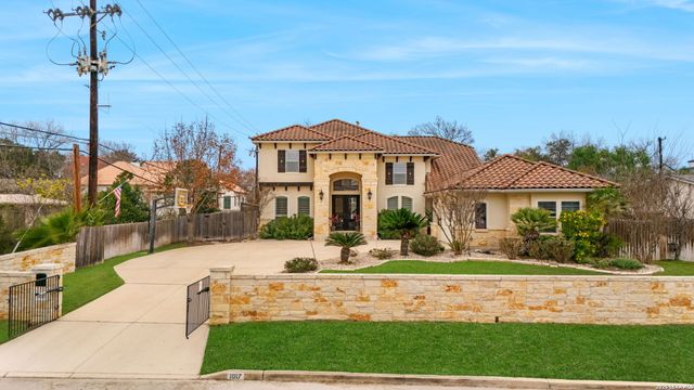 1017 Garraty, Terrell Hills, TX 78209