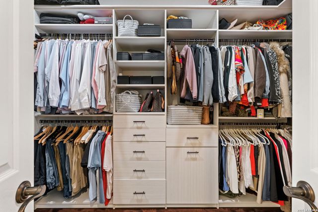 1017 Garraty, Terrell Hills, TX 78209