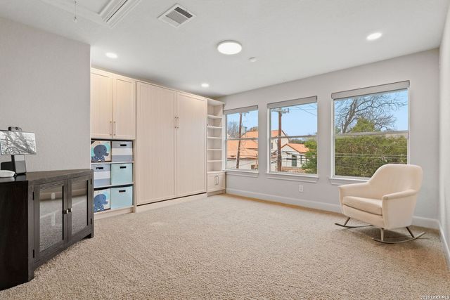 1017 Garraty, Terrell Hills, TX 78209