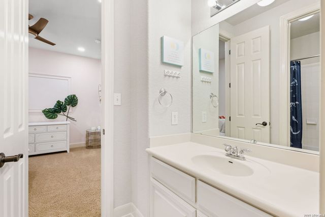 1017 Garraty, Terrell Hills, TX 78209