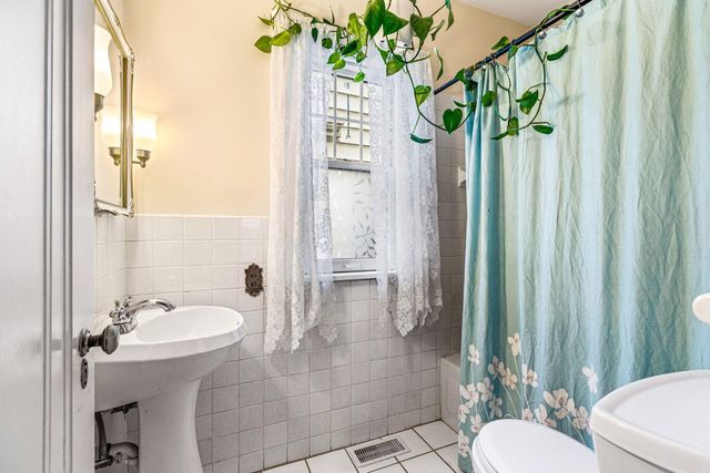 3654 Xerxes Avenue N, Minneapolis, MN 55412