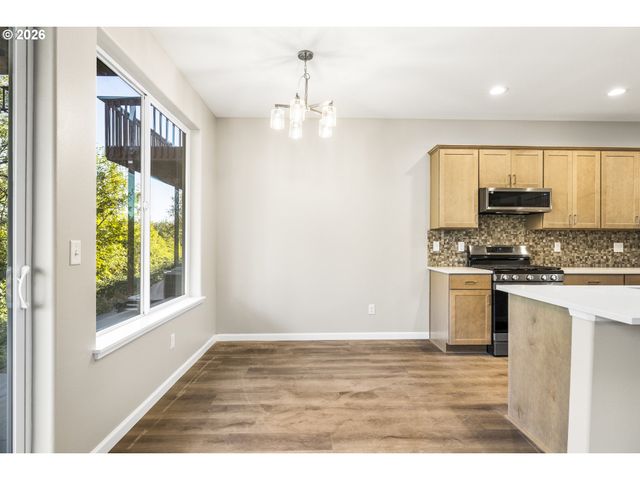 21843 Ne HEARTWOOD Cir, Fairview, OR 97024