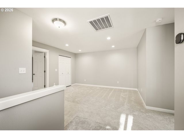 21843 Ne HEARTWOOD Cir, Fairview, OR 97024