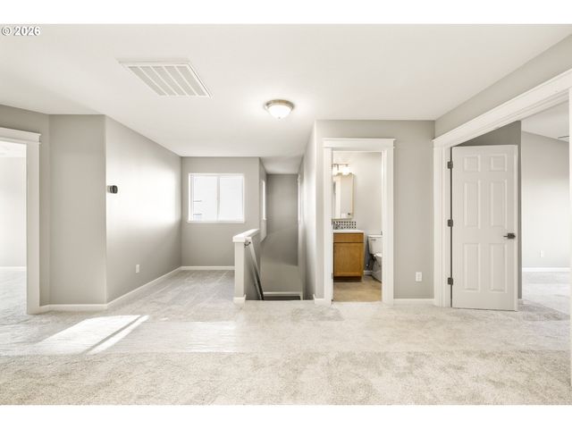 21843 Ne HEARTWOOD Cir, Fairview, OR 97024